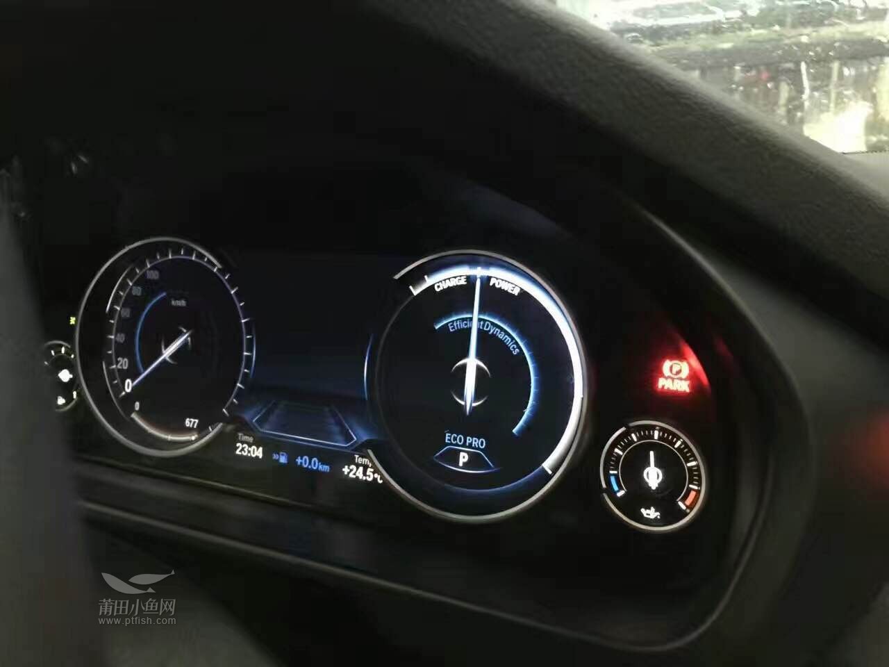 宝马x5加装全液晶仪表盘九色氛围灯金声汽车服务