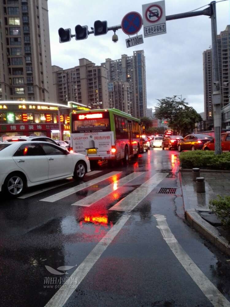 荔园路新一中路口红绿灯何时修好