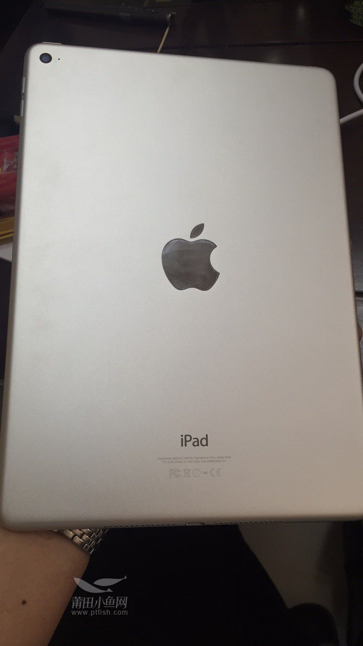 出一台ipadair2银色64g