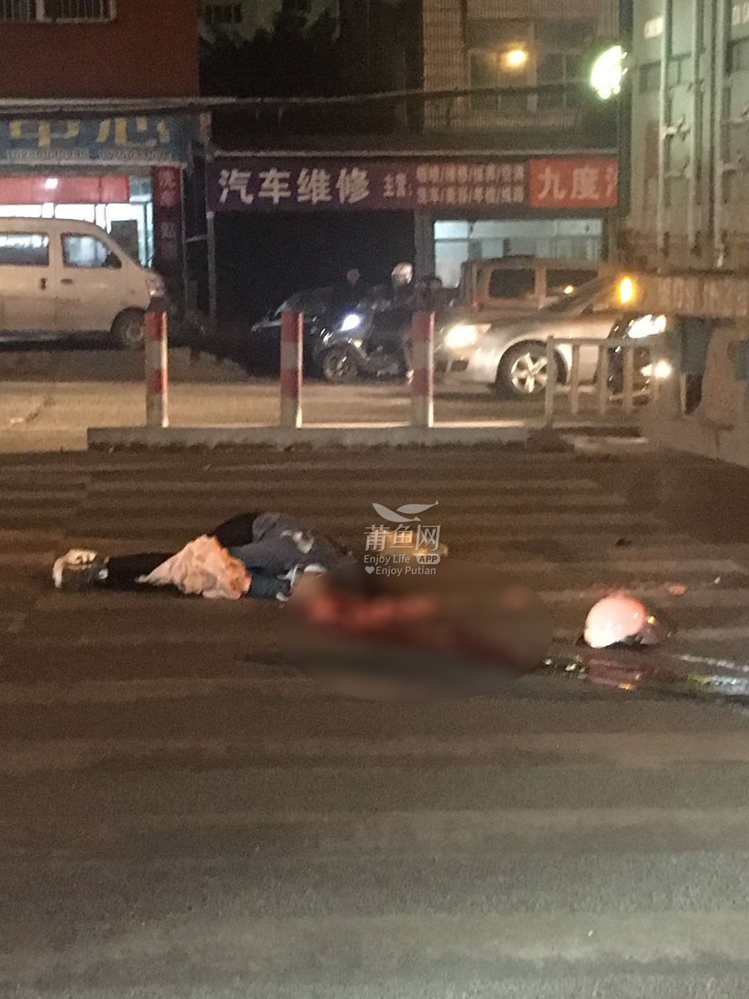 华亭下花路口大挂车又闯祸,一人不幸当场死亡.