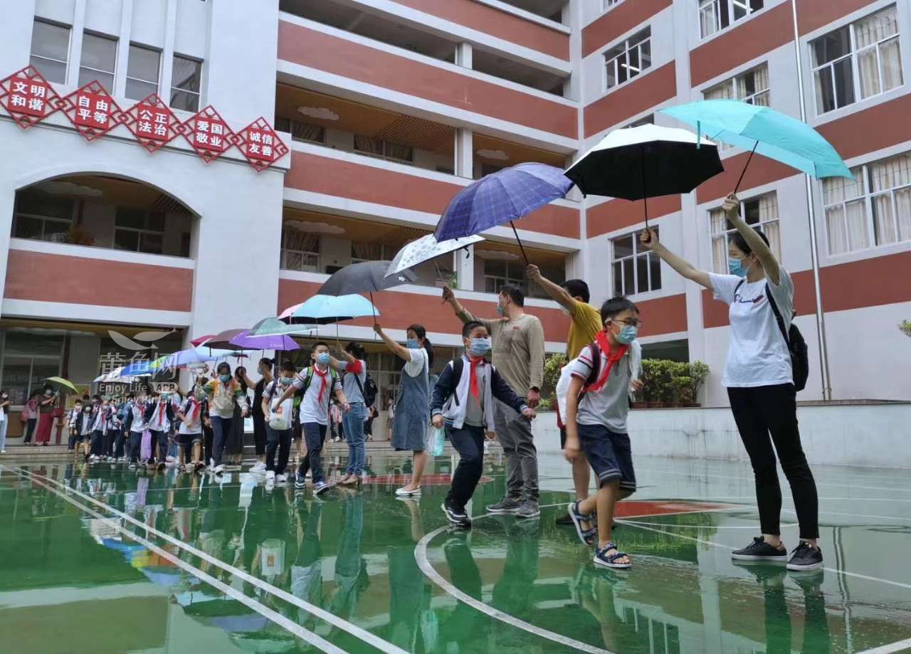莆田南门学校幸福的小学生和可敬的老师们