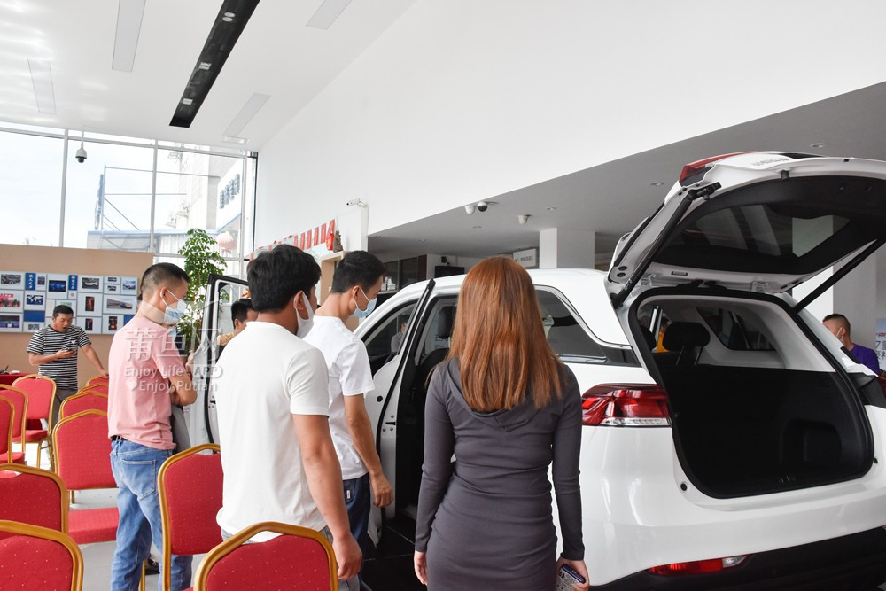 快讯：长安欧尚X7PLUS上市售价7.99-13.39万元，部分车型下订限时还立减3000